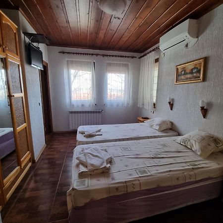 Къща За Гости Билдникс Malko Turnovo Ngoại thất bức ảnh