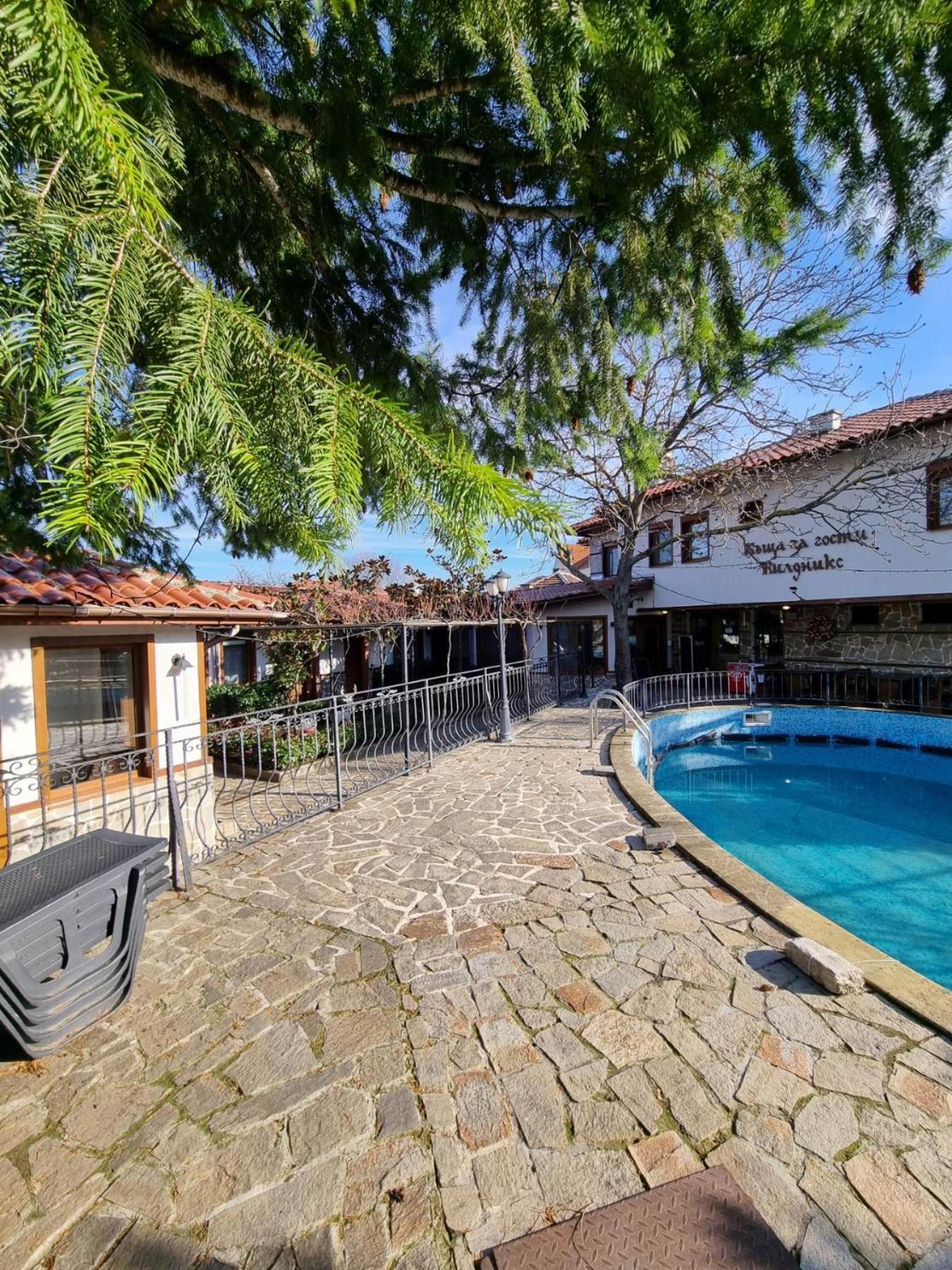 Къща За Гости Билдникс Malko Turnovo Ngoại thất bức ảnh