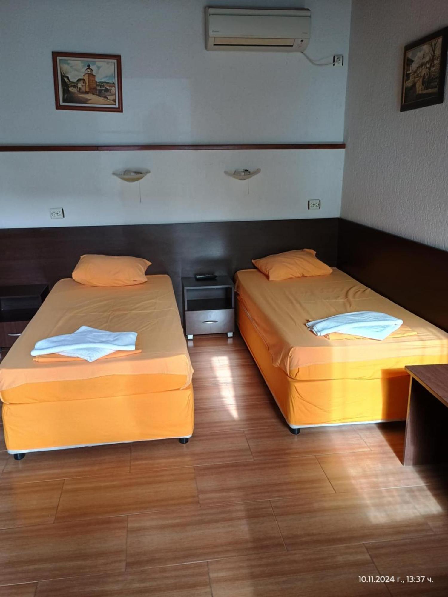 Къща За Гости Билдникс Malko Turnovo Ngoại thất bức ảnh
