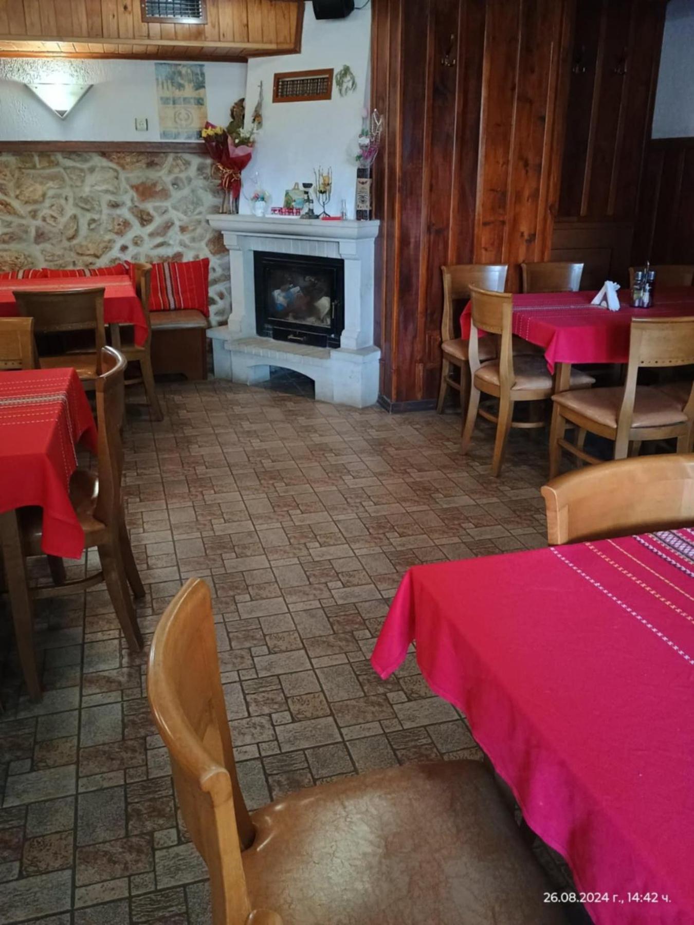 Къща За Гости Билдникс Malko Turnovo Ngoại thất bức ảnh