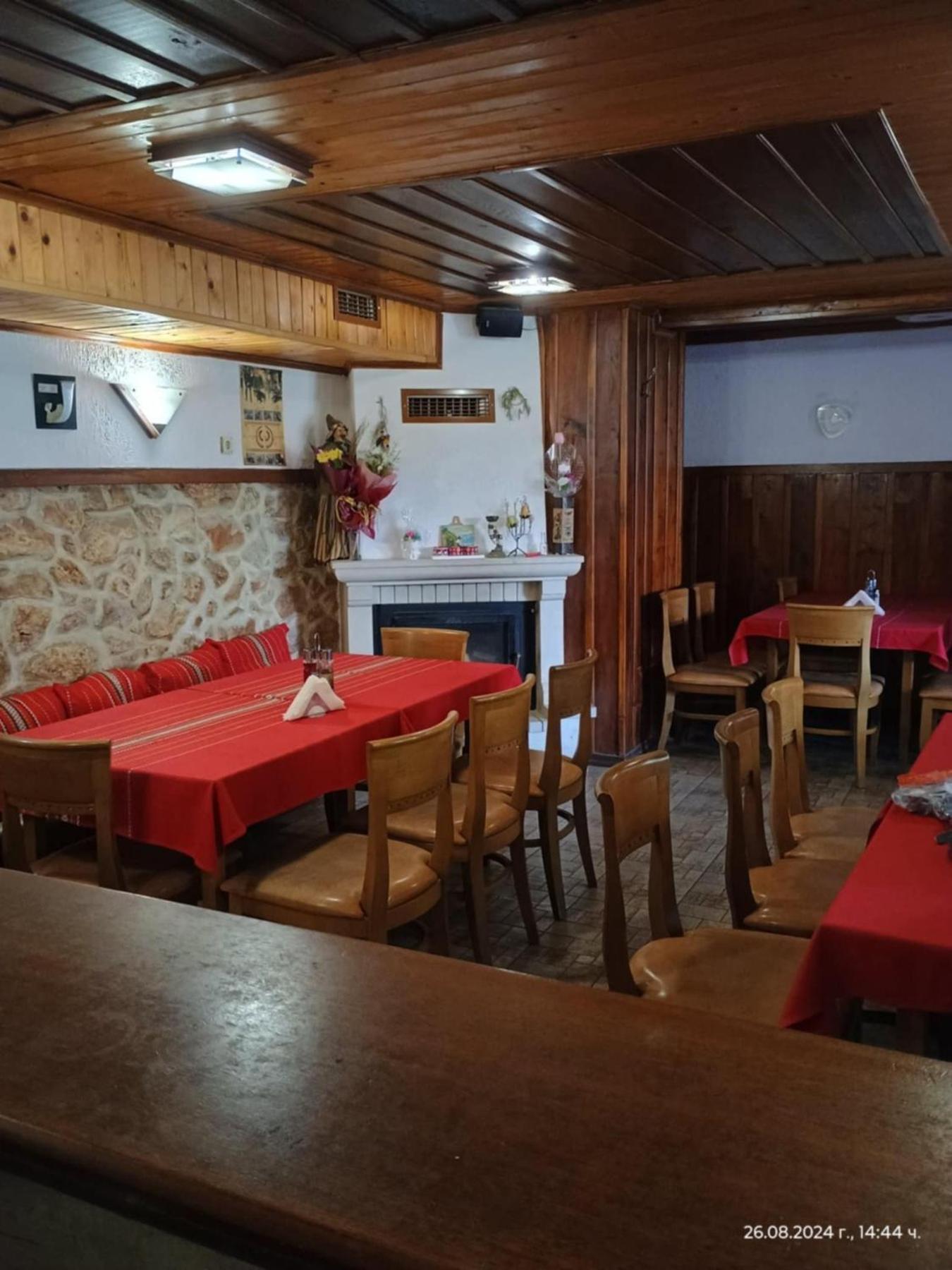 Къща За Гости Билдникс Malko Turnovo Ngoại thất bức ảnh
