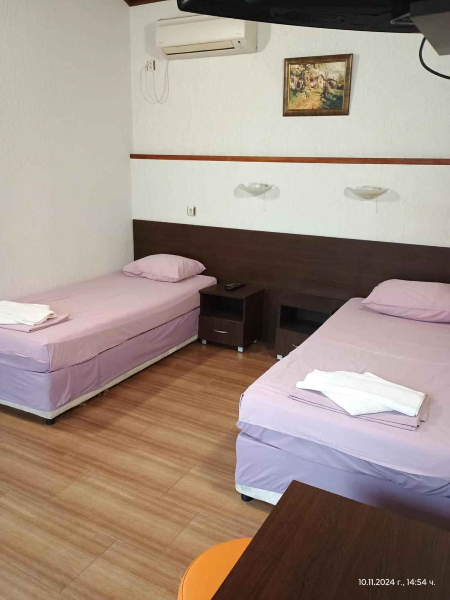 Къща За Гости Билдникс Malko Turnovo Ngoại thất bức ảnh